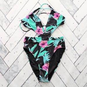 MIA Swim - Motel One Piece Swimsuit Mia Paradise Print MIA Swim - Motel One Piece Swimsuit Mia Paradise Print